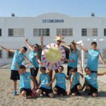El equipo del CEIP Concordia, el profesorado acompañante y la mascota del colegio, Concordete.